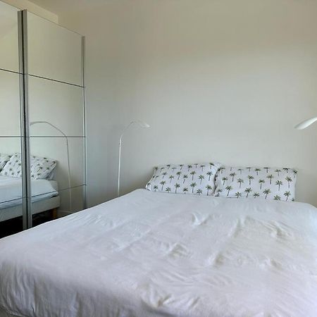 Bel Appartement Avec Vue Mer Villeneuve-Loubet Exteriör bild