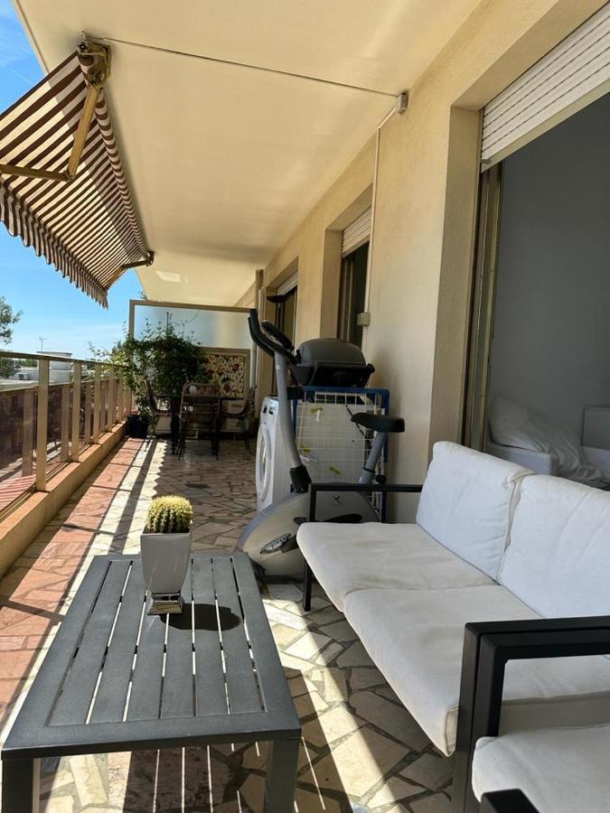 Bel Appartement Avec Vue Mer Villeneuve-Loubet Exteriör bild