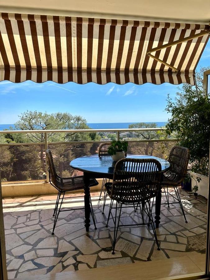 Bel Appartement Avec Vue Mer Villeneuve-Loubet Exteriör bild