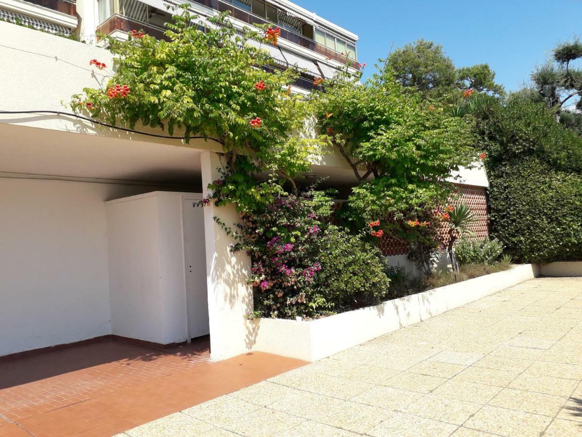 Bel Appartement Avec Vue Mer Villeneuve-Loubet Exteriör bild